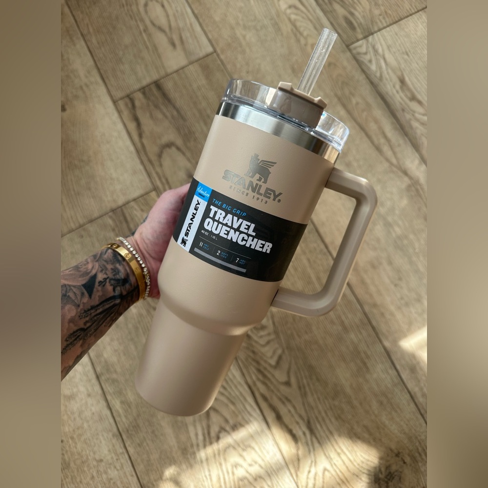 NWT Stanley The Big Grip Adventure Quencher